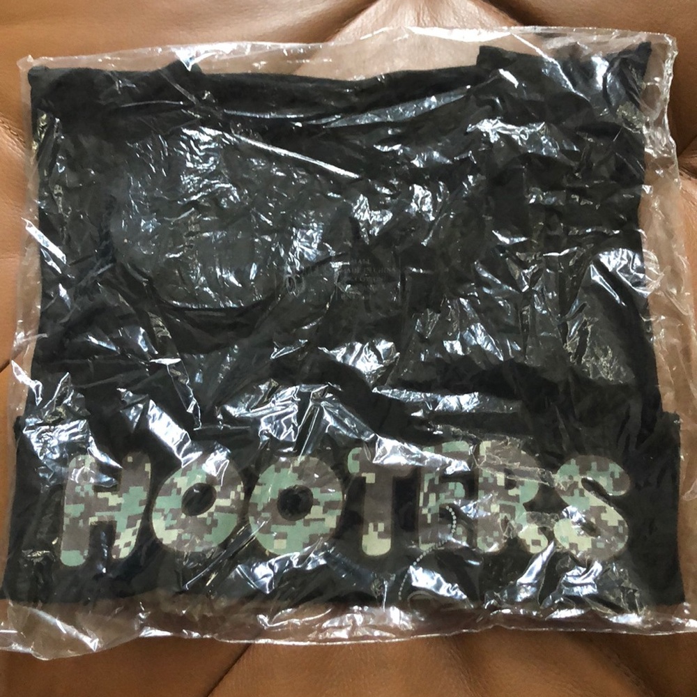 Hooters camo tank
